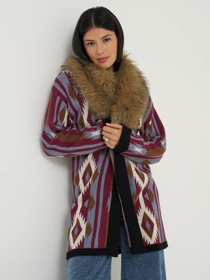 Lainey Wilson x Wrangler Faux Fur Collar Sweater in Exploded Print