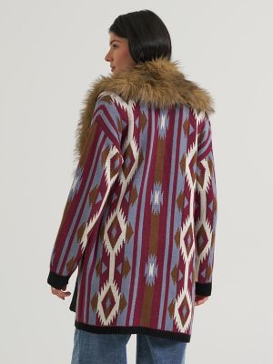 Lainey Wilson x Wrangler Faux Fur Collar Sweater in Exploded Print