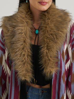 Lainey Wilson x Wrangler Faux Fur Collar Sweater in Exploded Print