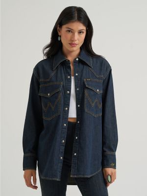 Lainey Wilson x Wrangler Boyfriend Denim Shirt in Sandrider
