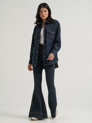 Lainey Wilson x Wrangler Boyfriend Denim Shirt in Sandrider