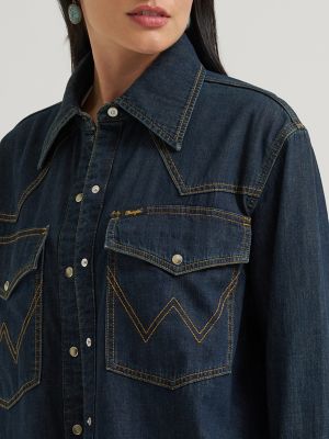 Lainey Wilson x Wrangler Boyfriend Denim Shirt in Sandrider