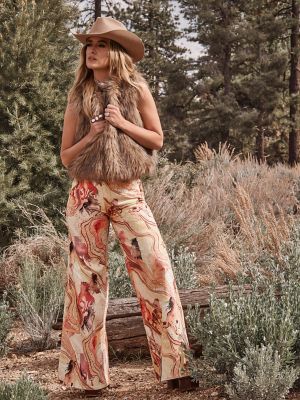 Wrangler x Lainey Wilson Horse Cheeky Wide Leg Jean in Marbled