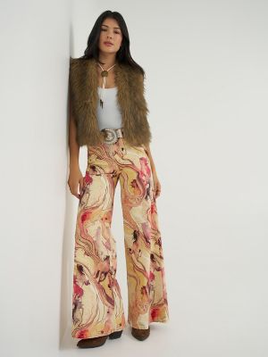Wrangler x Lainey Wilson Horse Cheeky Wide Leg Jean in Marbled