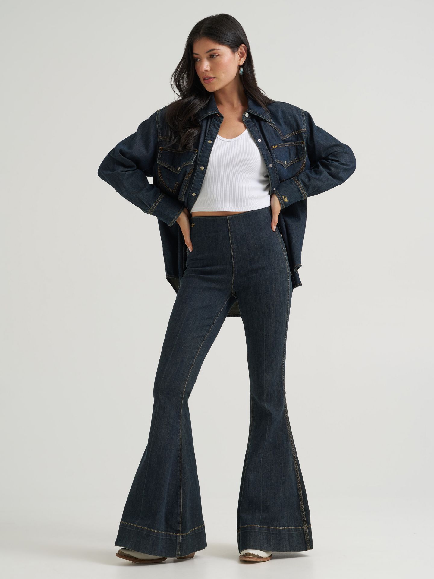 Женские брюки-клёш Lainey Wilson x Wrangler со стрелками, без застёжки, цвет: Sandrider — фото 3