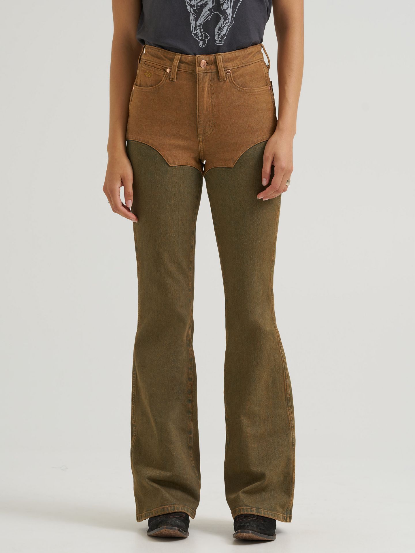 Джинсы Wrangler Lainey Wilson x Wrangler Pieced Chaps Flare Jean, цвет: Коричневый — фото 5