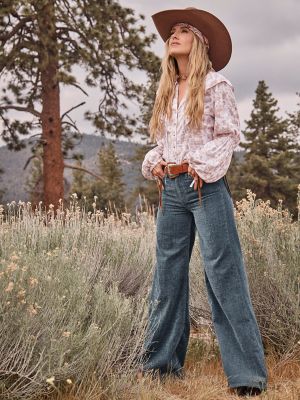 Lainey Wilson x Wrangler Cheeky Wide Leg Chenille Jean in Indigo Chenille