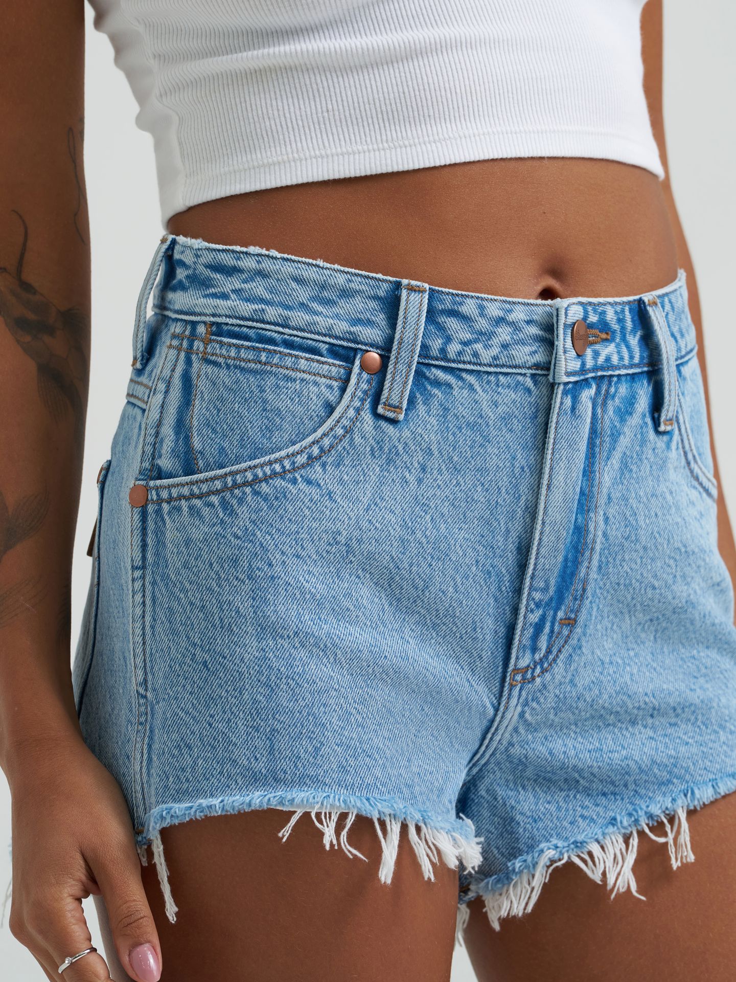 Женские шорты Wrangler 2.5" Cowboy, цвет: Bloom — фото 7
