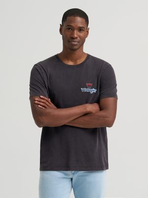 Eagle Feathers Graphic T-Shirt in Black Beauty