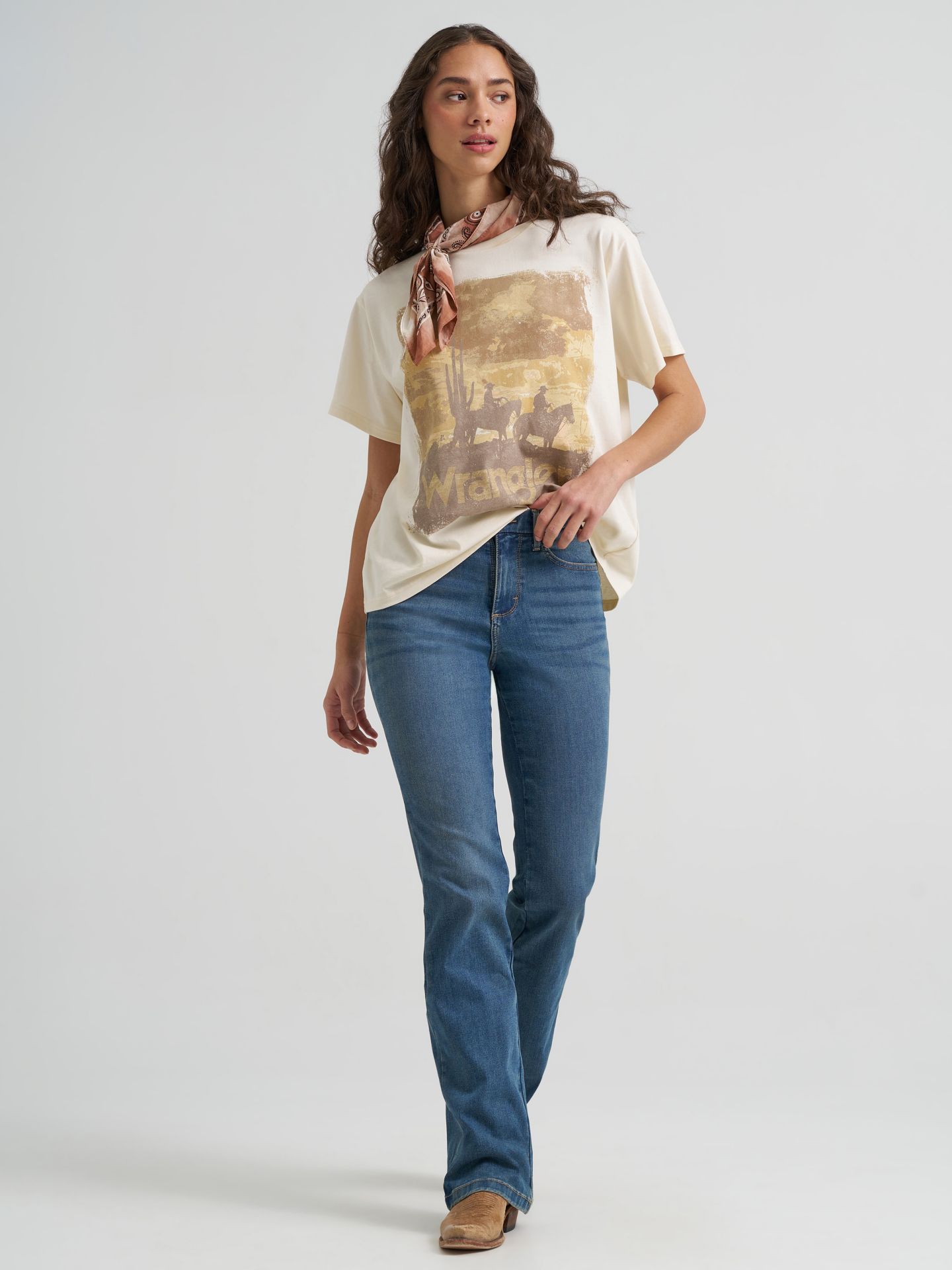 Женская футболка Wrangler Horse Ridge Girlfriend Graphic, цвет: Состаренный белый — фото 2