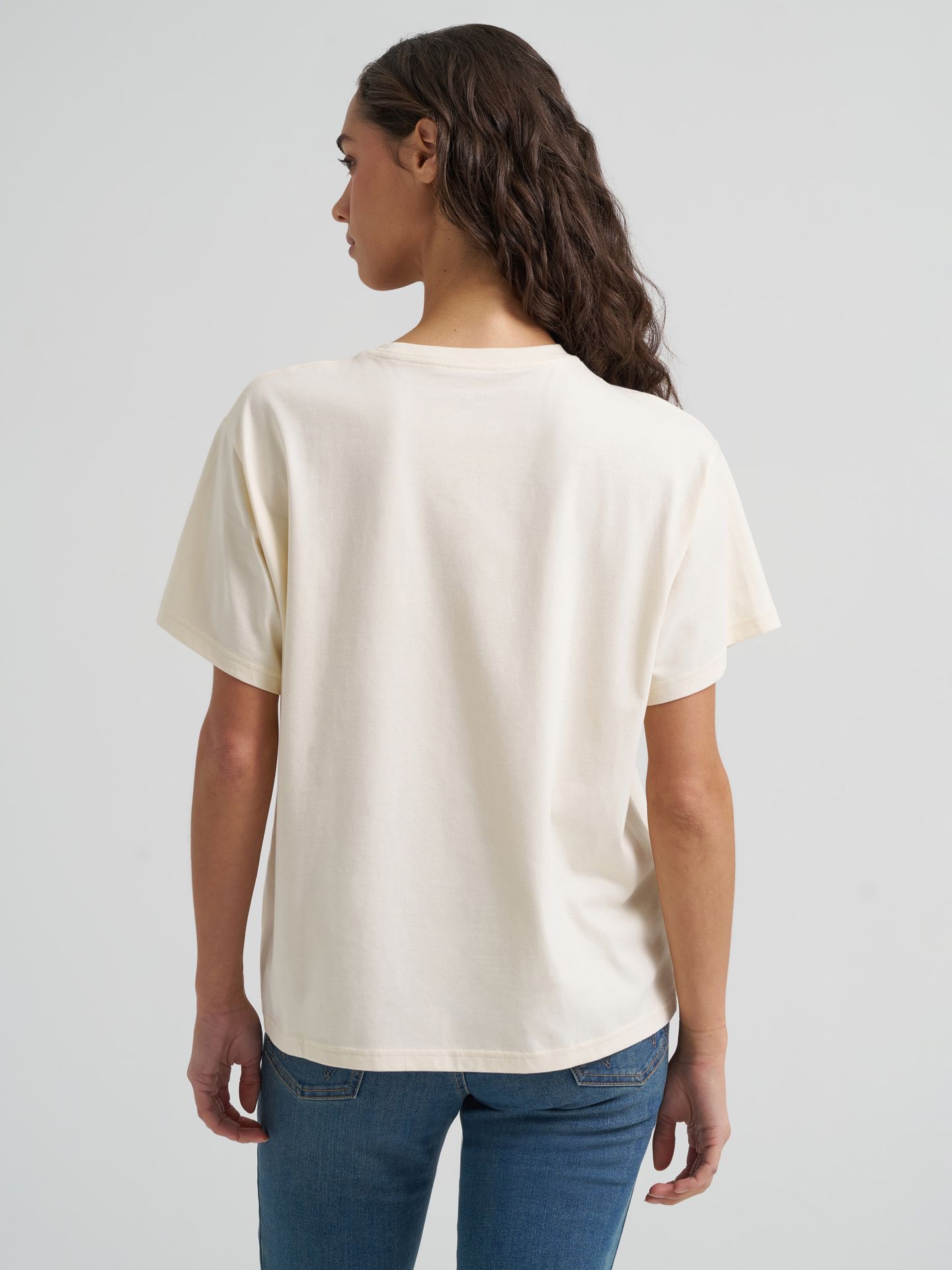 Женская футболка Wrangler Horse Ridge Girlfriend Graphic, цвет: Состаренный белый — фото 3