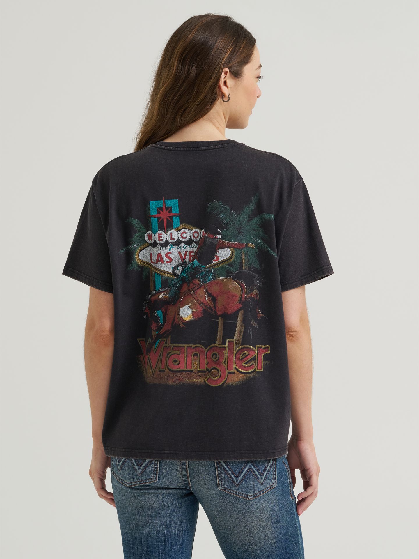 Женская футболка Wrangler Vegas Lights Girlfriend Graphic, цвет: Чёрный — фото 1
