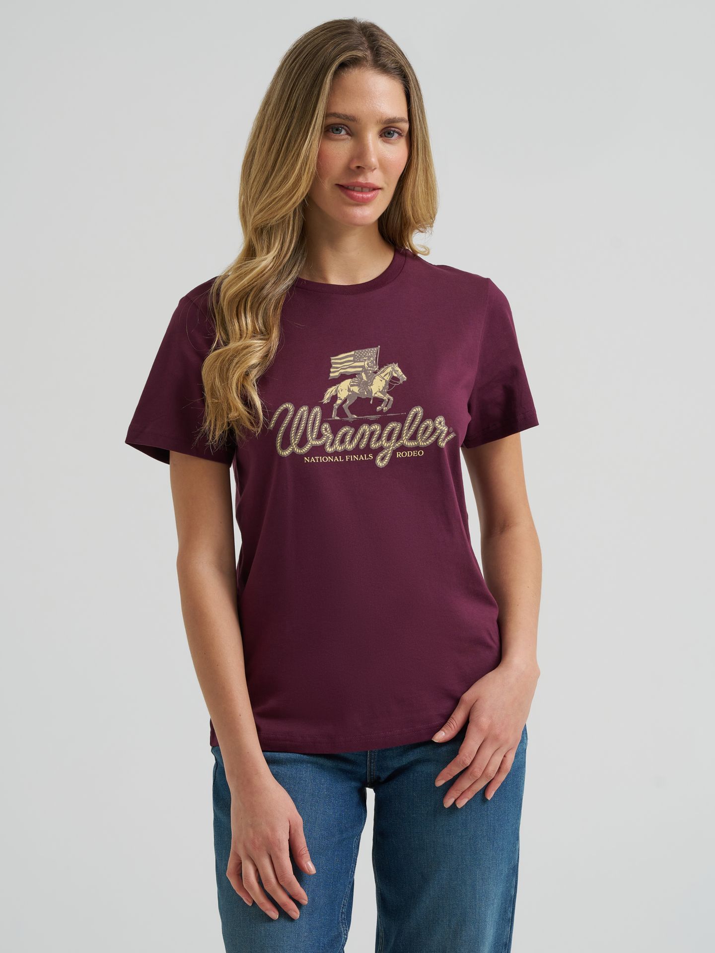 Женская футболка Wrangler Flag Rider Reg Fit Graphic, цвет: Winetasting — фото 1