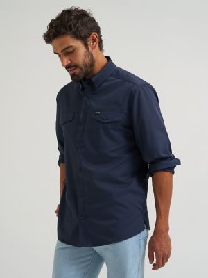 Wrangler All Terrain Gear Men's Live-In Solid Shirt in Dark Sapphire alternative view 2