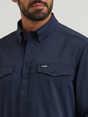 Wrangler All Terrain Gear Men's Live-In Solid Shirt in Dark Sapphire alternative view 3