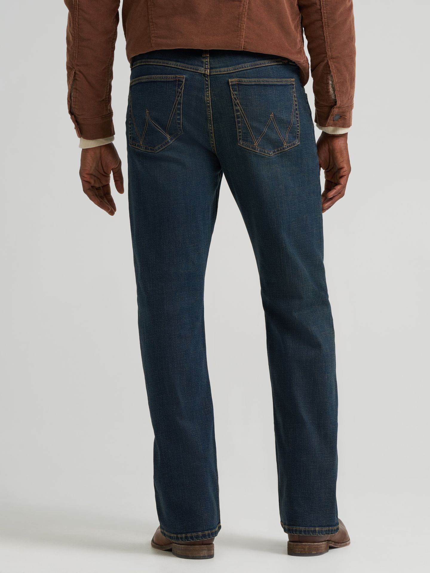Мужские джинсы Wrangler Relaxed Bootcut Jean, цвет: Тёмно-синий — фото 3