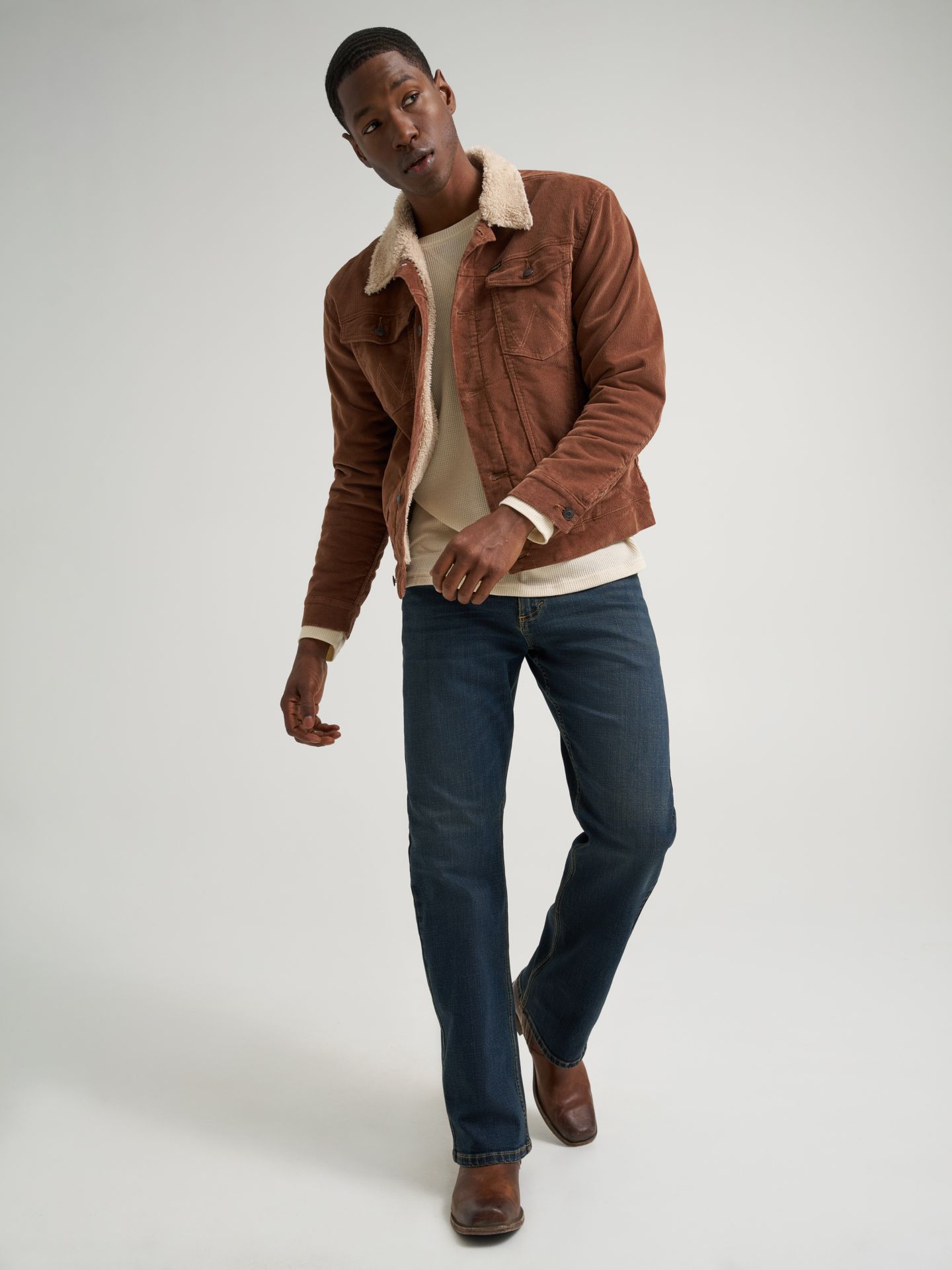 Мужские джинсы Wrangler Relaxed Bootcut Jean, цвет: Тёмно-синий — фото 6