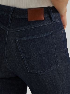 Women's Wrangler BESPOKE Pintuck Bootcut Jean in Camryn