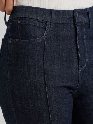 Women's Wrangler BESPOKE Pintuck Bootcut Jean in Camryn