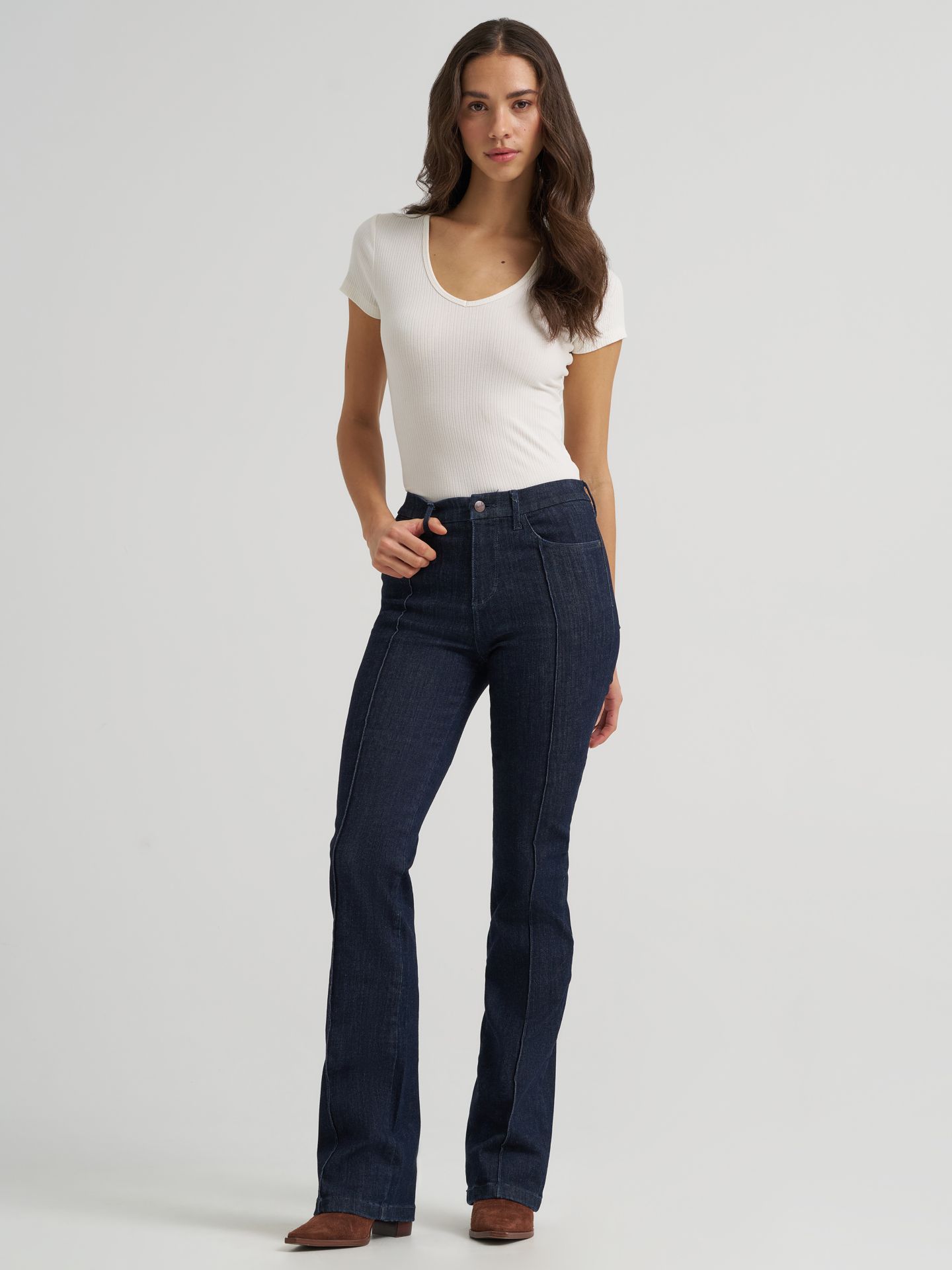 Женские джинсы Wrangler Bespoke Pintuck Bootcut Jean, цвет: Camryn — фото 1