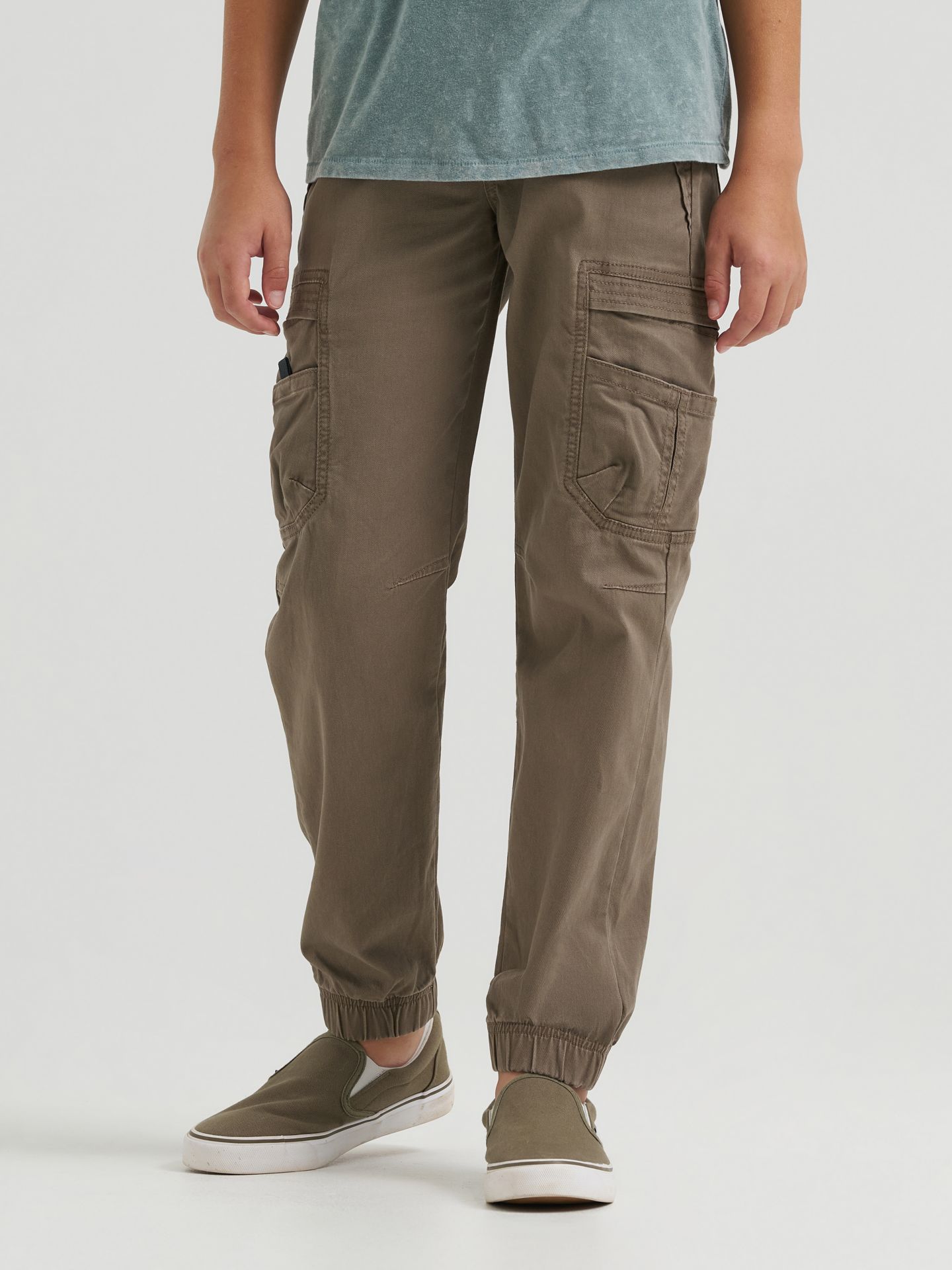 Брюки Wrangler Jogger Cargo для мальчиков, цвет: Шоколадный — фото 1