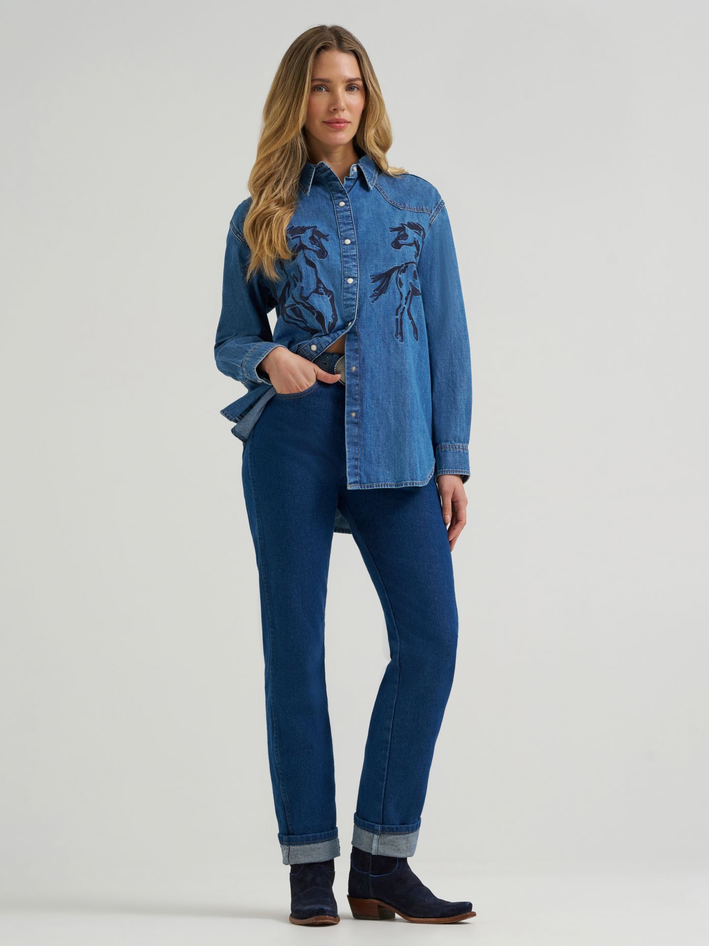 Женская рубашка Wrangler Horses Boyfriend Western Snap, цвет: Джинсовый — фото 3