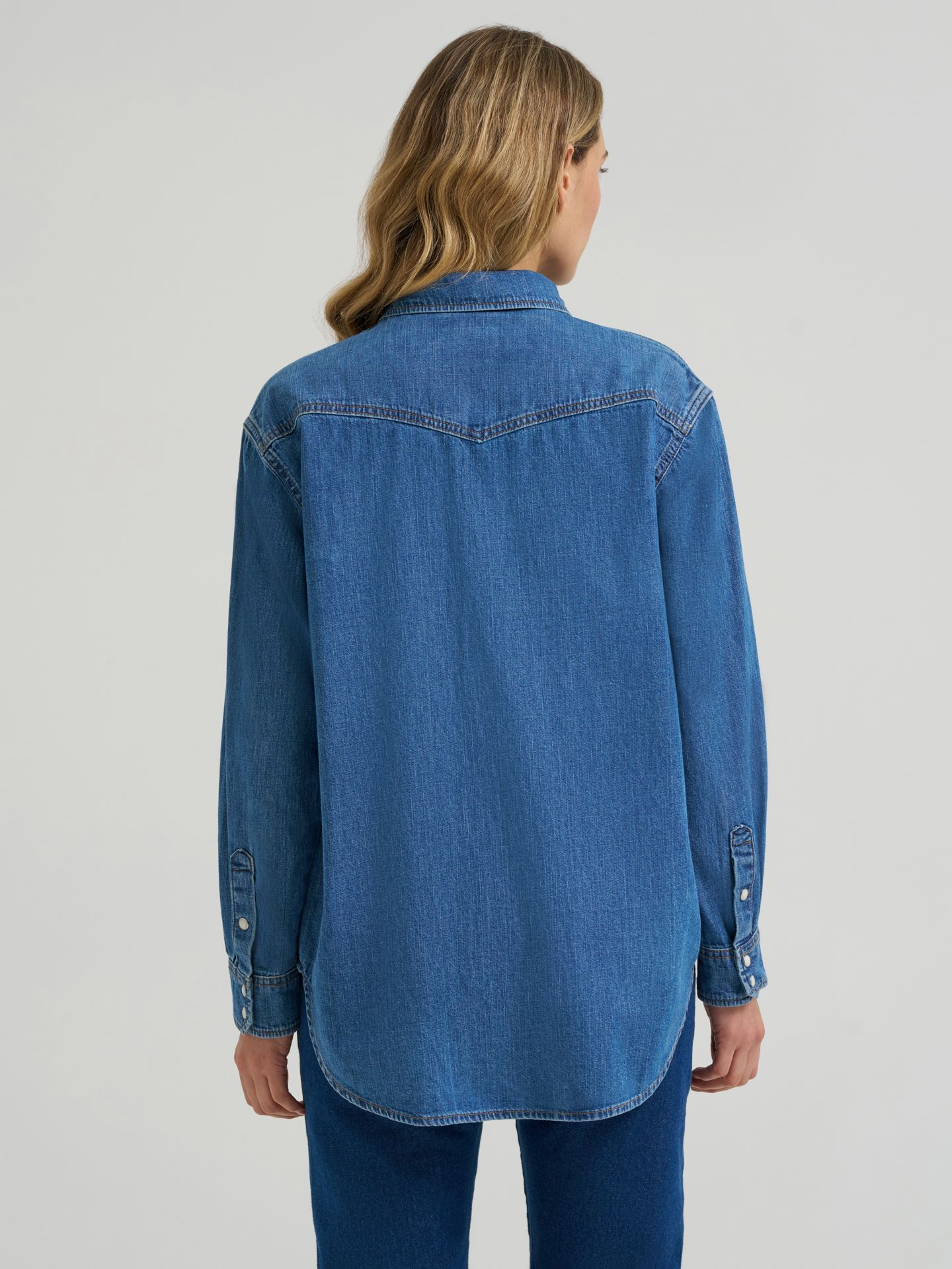 Женская рубашка Wrangler Horses Boyfriend Western Snap, цвет: Джинсовый — фото 4