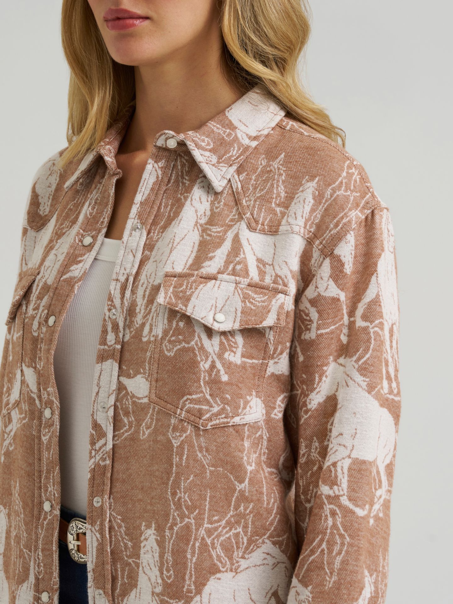 Женская рубашка Wrangler Jacquard Boyfriend Snap, цвет: Коричневый — фото 4
