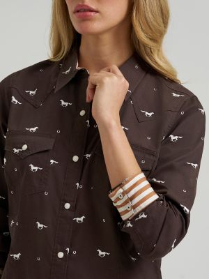 Women's Wrangler Olivia Western Slim Snap Shirt in Horses Cocoa alternative view