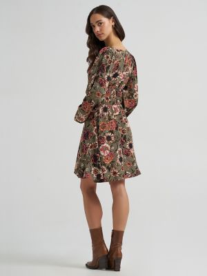 Women's Wrangler Floral Smocked Dress in Green alternative view