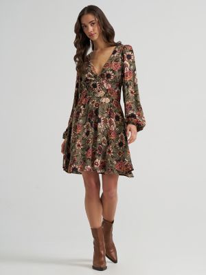 Women's Wrangler Floral Smocked Dress in Green alternative view 2
