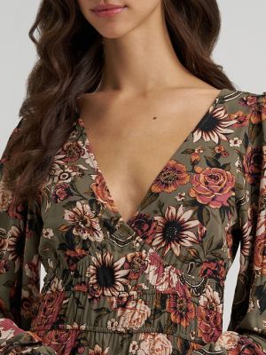 Women's Wrangler Floral Smocked Dress in Green alternative view 3