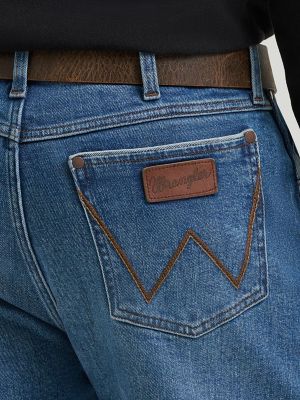 Men's Wrangler Retro&reg; Relaxed Fit Bootcut Jean in Jay