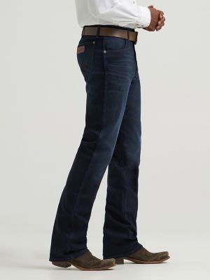 Men's Wrangler Retro&reg; Slim Fit Bootcut Jean in Wiggins