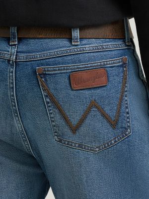 Men's Wrangler Retro&reg; Slim Fit Straight Leg Jean in Miles