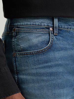 Men's Wrangler Retro&reg; Slim Fit Straight Leg Jean in Miles