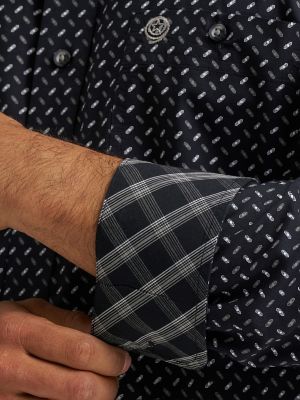Wrangler&reg; George Strait&trade; Long Sleeve Button Down Two Pocket Shirt in Inky Tread alternative view