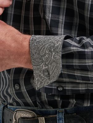 Wrangler&reg; George Strait&trade; Long Sleeve Button Down One Pocket Shirt in Campfire Black alternative view