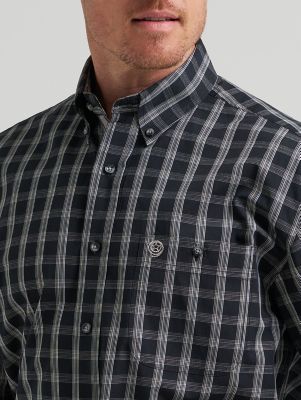 Wrangler&reg; George Strait&trade; Long Sleeve Button Down One Pocket Shirt in Campfire Black alternative view 4