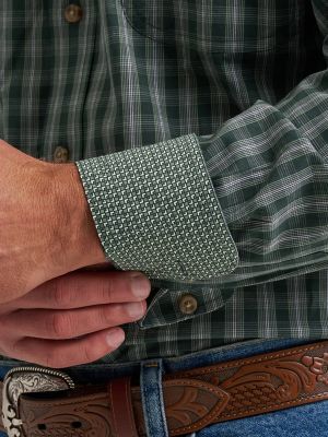 Wrangler&reg; George Strait&trade; Long Sleeve Button Down One Pocket Shirt in Juniper Check alternative view