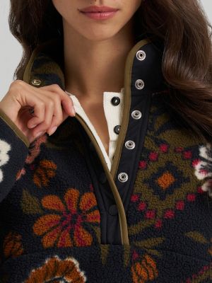 Women's Wrangler Big Sky Sherpa Snap Pullover in Black Florals alternative view 3