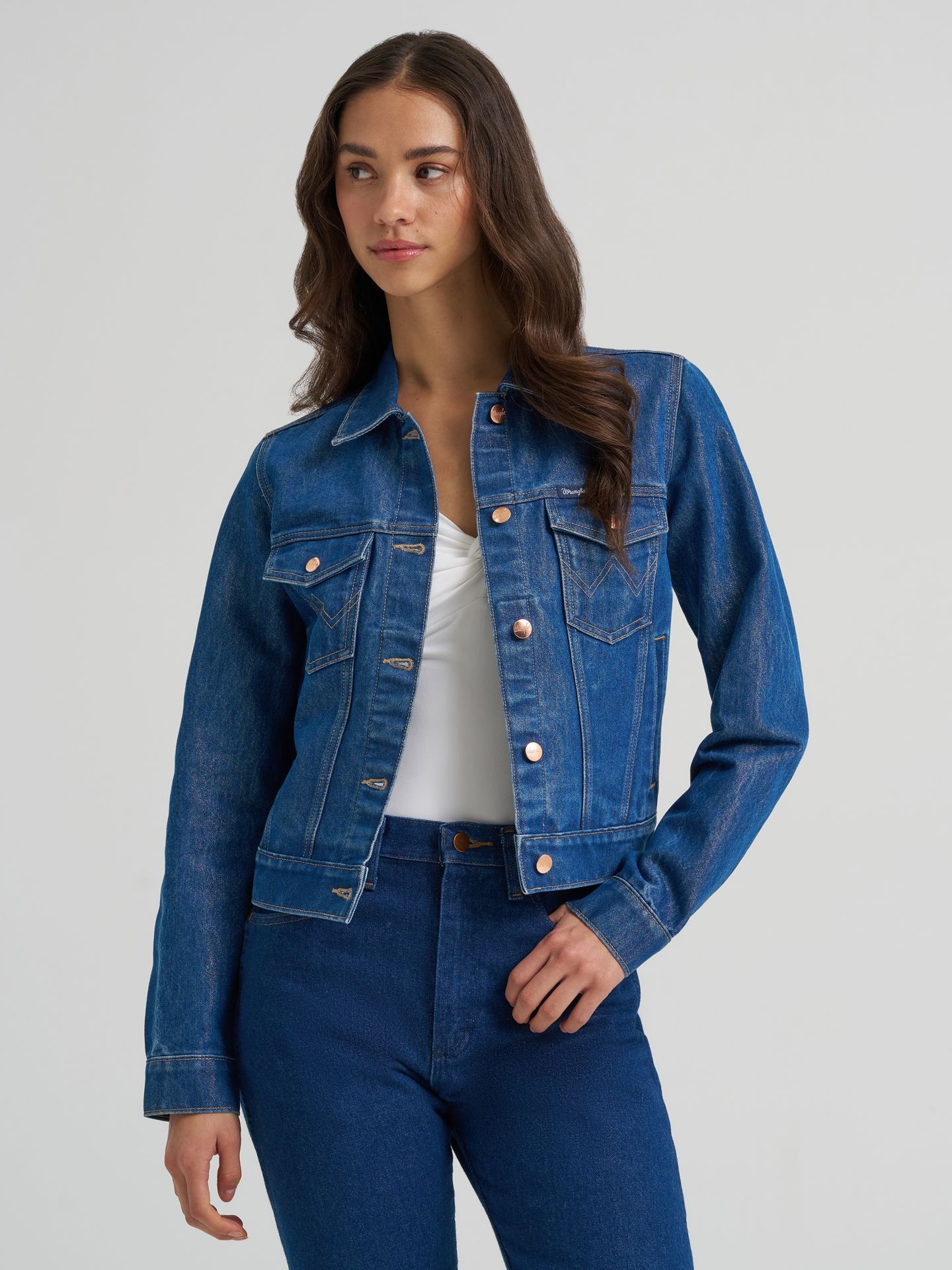 Женская куртка Wrangler Glitter Unlined Denim Trucker, цвет: Джинсовый — фото 2