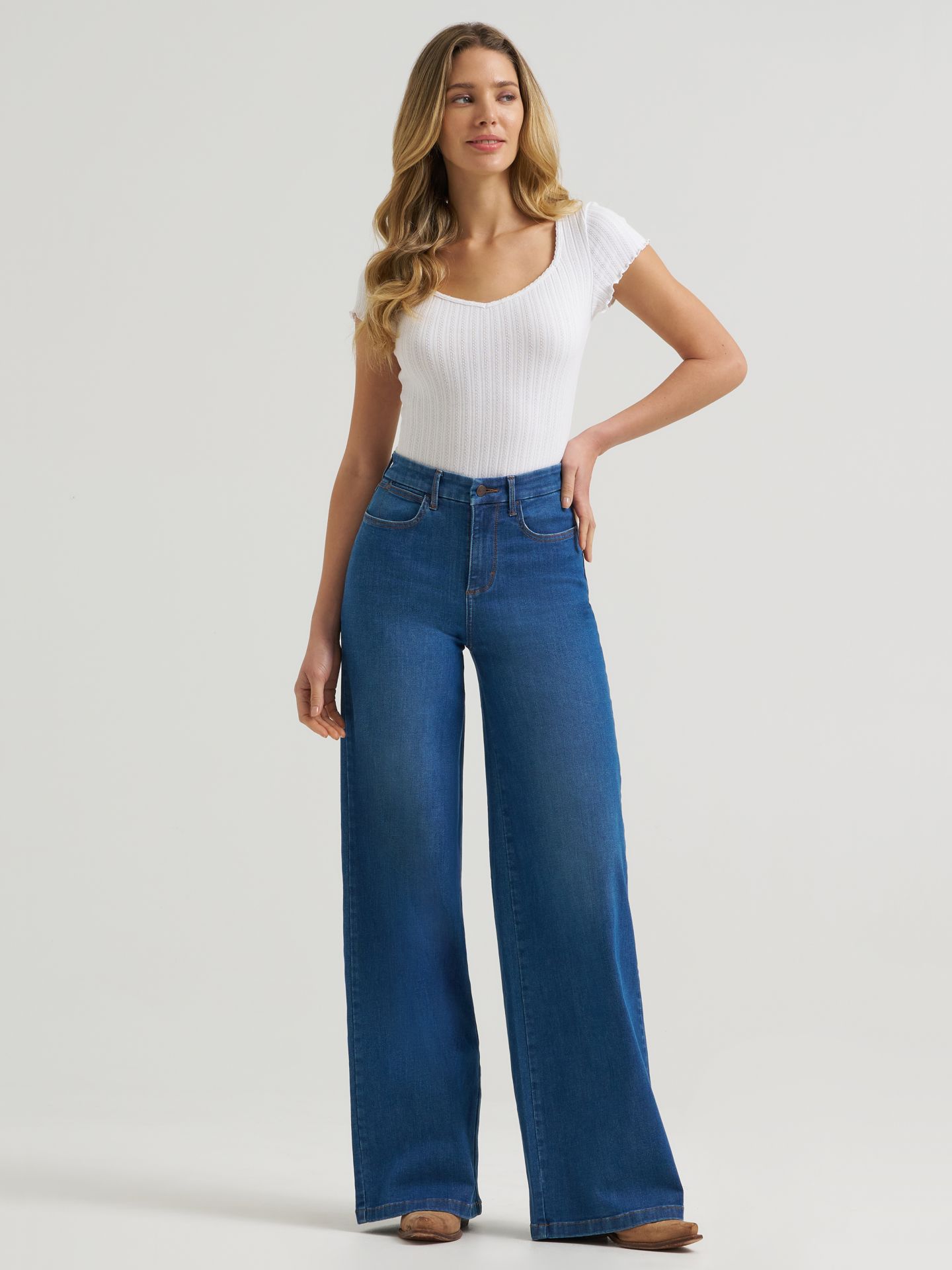 Женские джинсы Wrangler Bespoke High Rise Wide Leg Jean, цвет: Vienna — фото 2