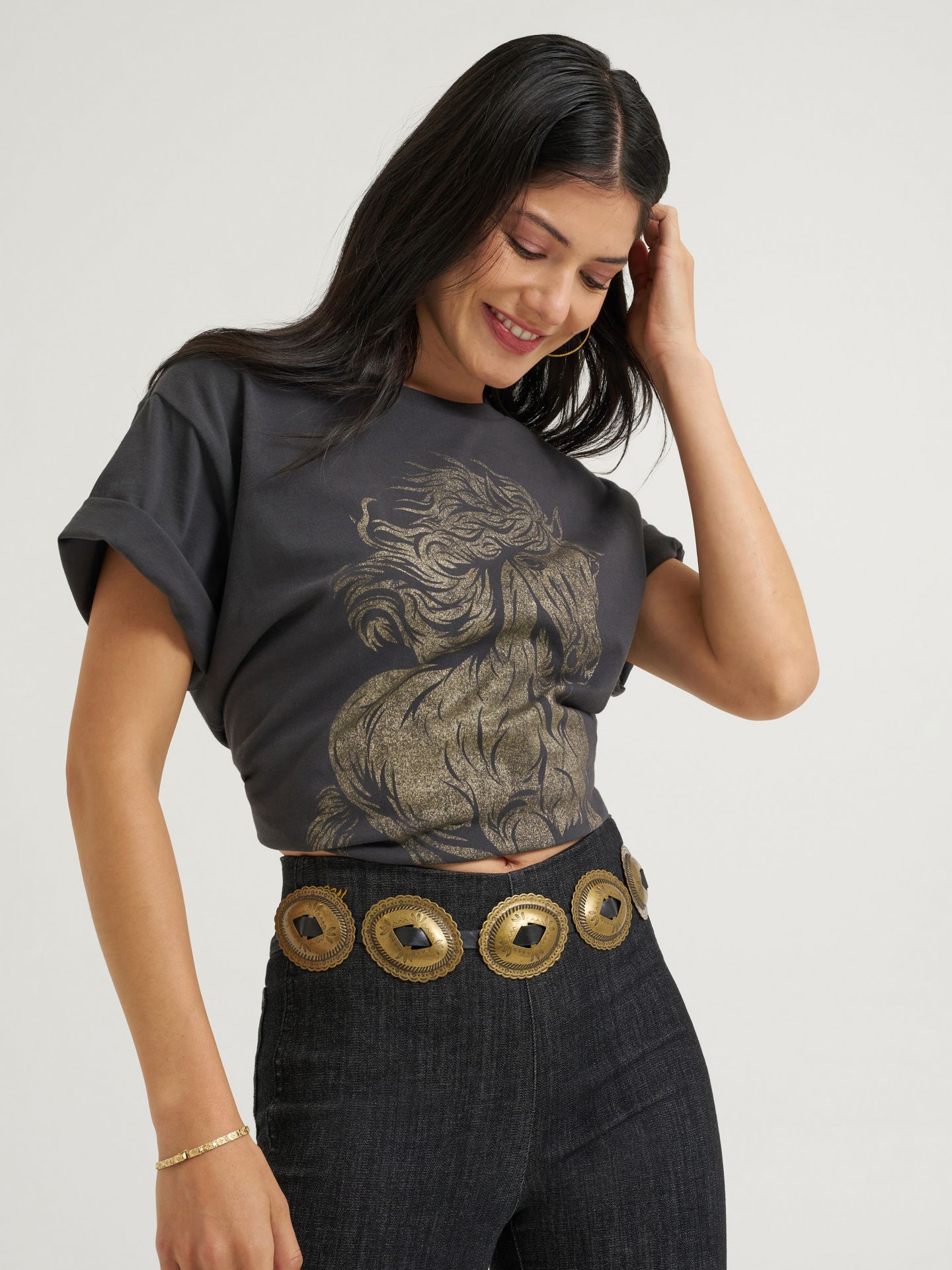 Женская футболка Wrangler Lainey Wilson X Wrangler Golden Tex Graphic, цвет: Ночной — фото 3
