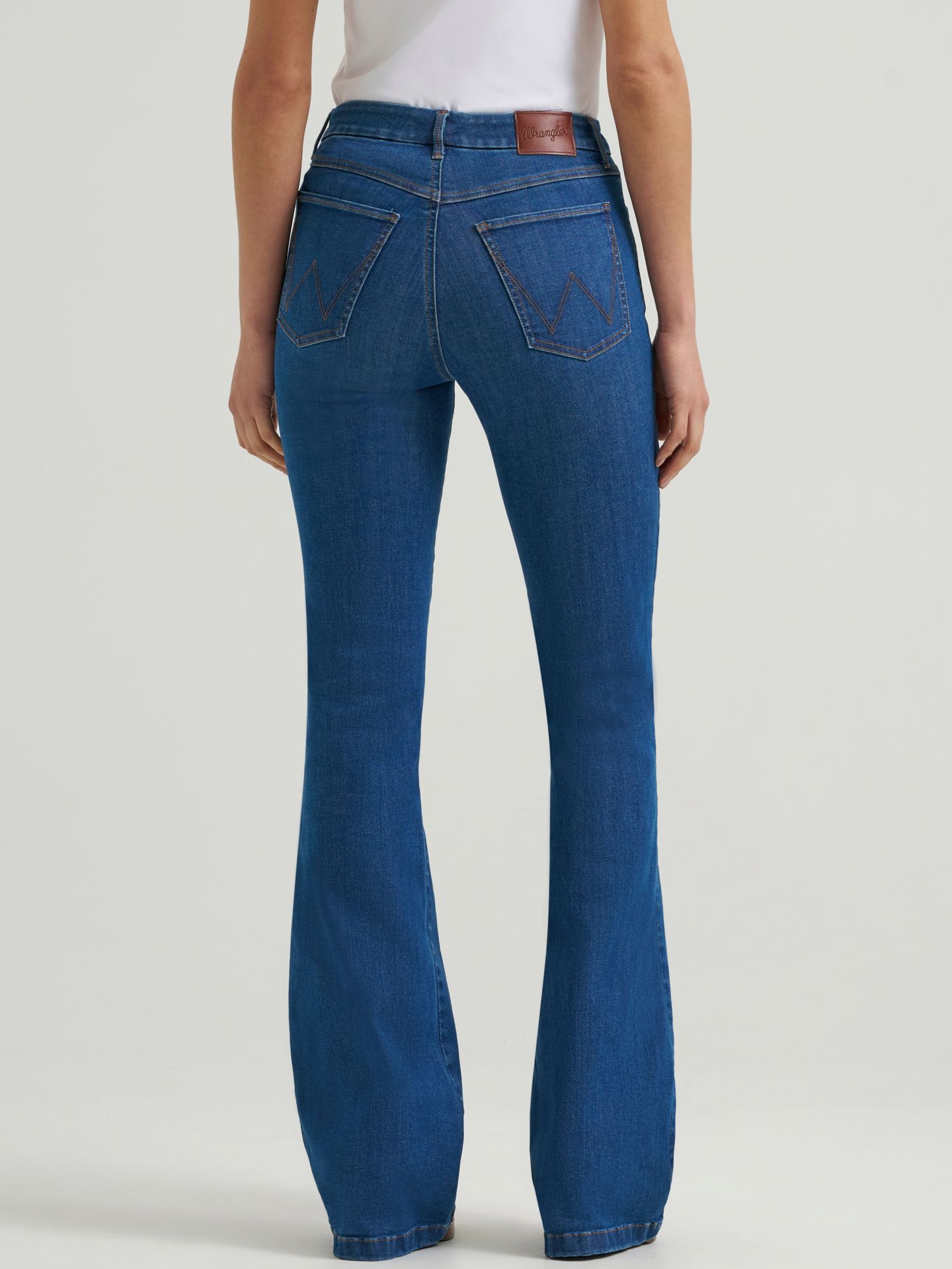 Женские джинсы Wrangler Bespoke High Rise Flare, цвет: Ivy — фото 3