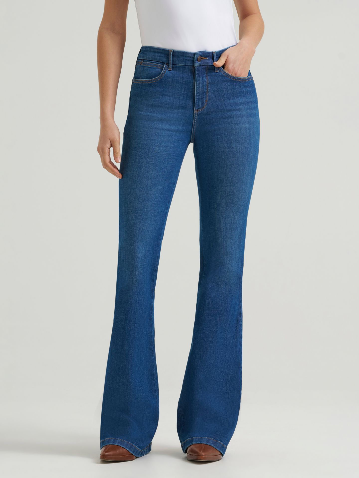 Женские джинсы Wrangler Bespoke High Rise Flare, цвет: Ivy — фото 4