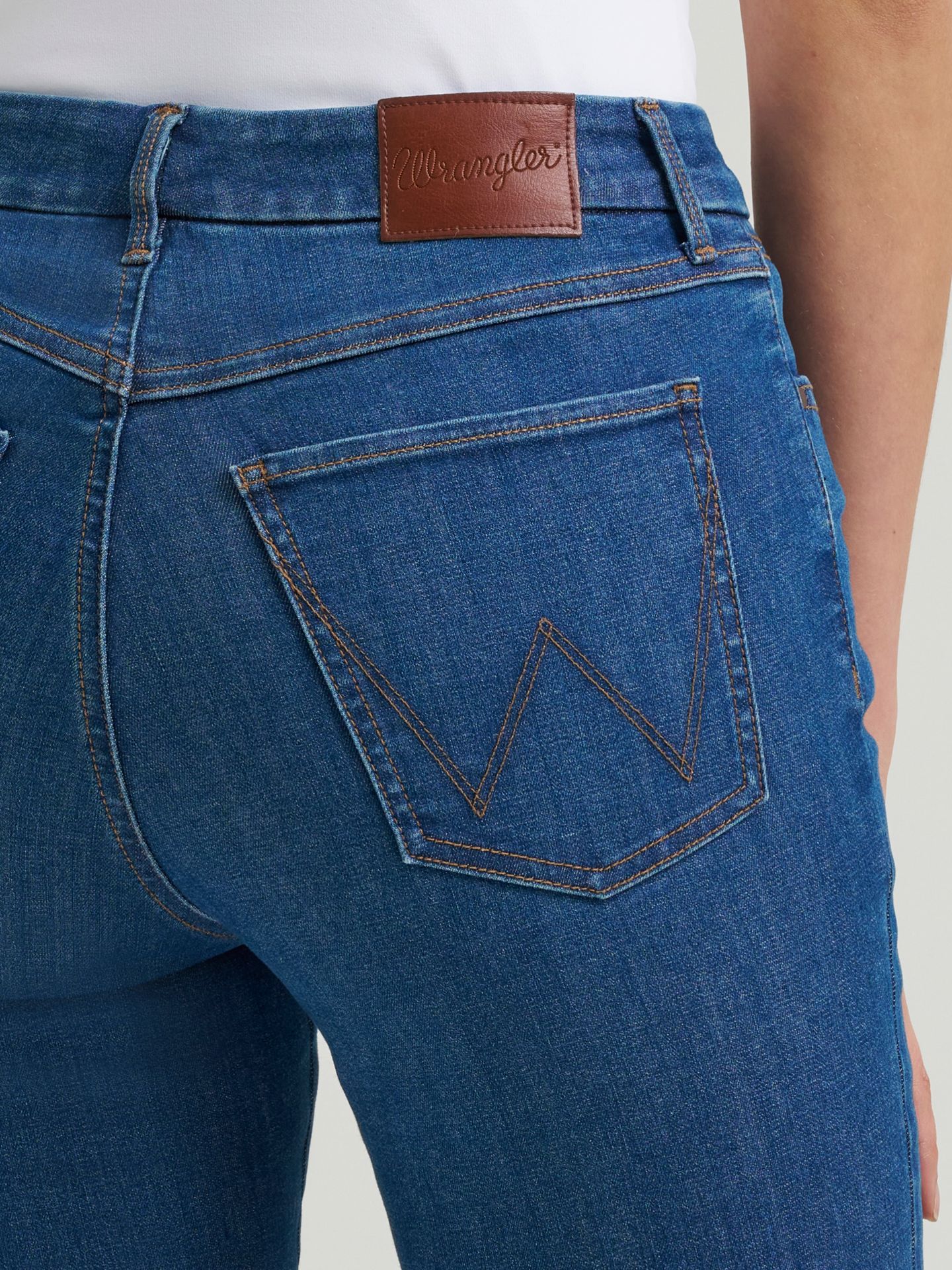 Женские джинсы Wrangler Bespoke High Rise Flare, цвет: Ivy — фото 7