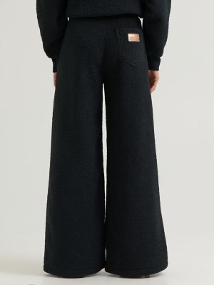 Lainey Wilson X Wrangler Preshow Sherpa Sweatpant in Midnight