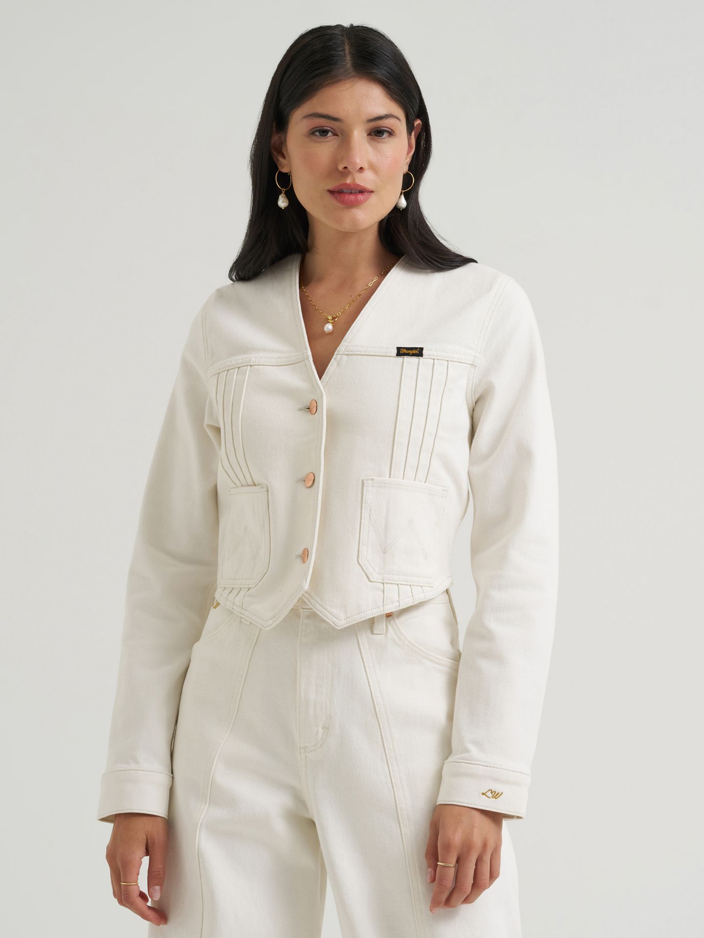 Женский топ Wrangler Lainey Wilson X Wrangler Pleated Tour Denim, цвет: Жемчужный белый — фото 2