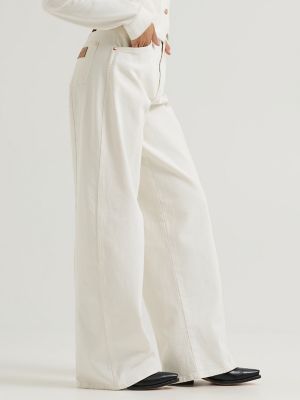 Lainey Wilson X Wrangler Tour Barrel Jean in Pearl White